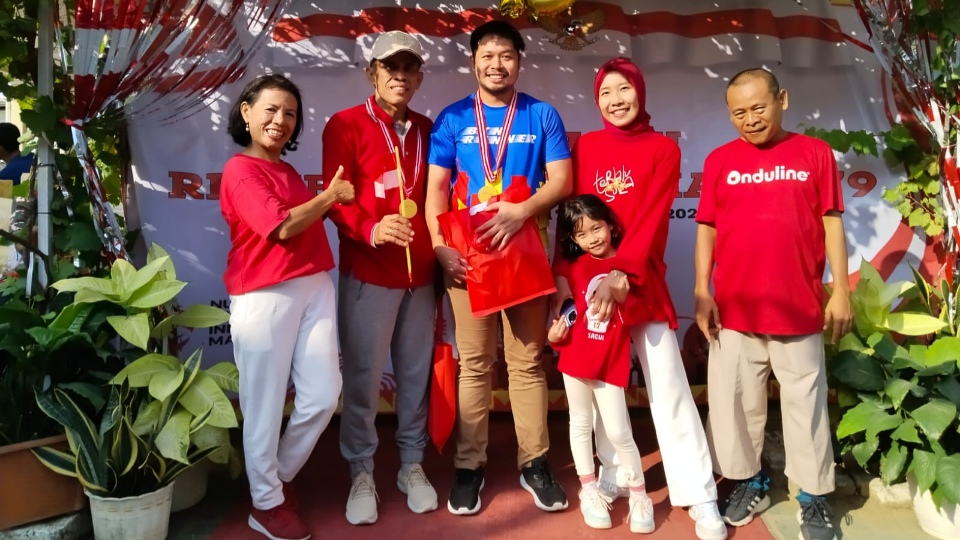 Jalan Santai Meriah Warnai HUT RI ke-79 di Bumi Puspa Kencana