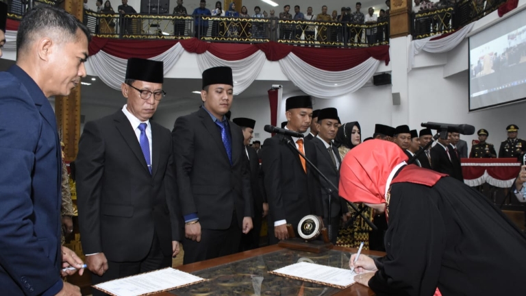35 Anggota DPRD Tubaba Dilantik, Sinergitas dengan Pemerintah Jadi Fokus Utama