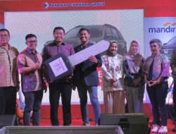 Warga Way Halim Beruntung Raih Mobil Baru di Undian Chandra Superstore MBK
