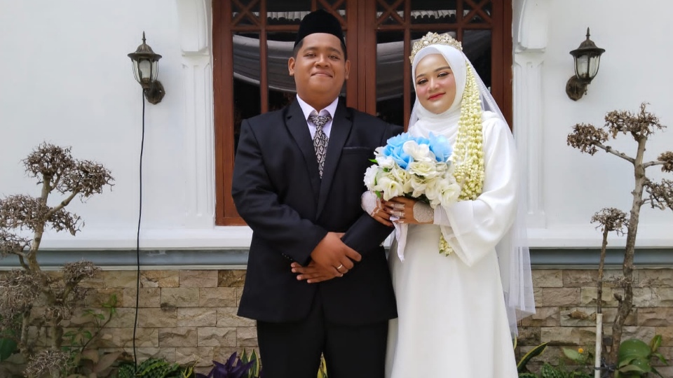 Pernikahan Penuh Haru Aji Indrawan dan Al Maskanah di Gedong Meneng