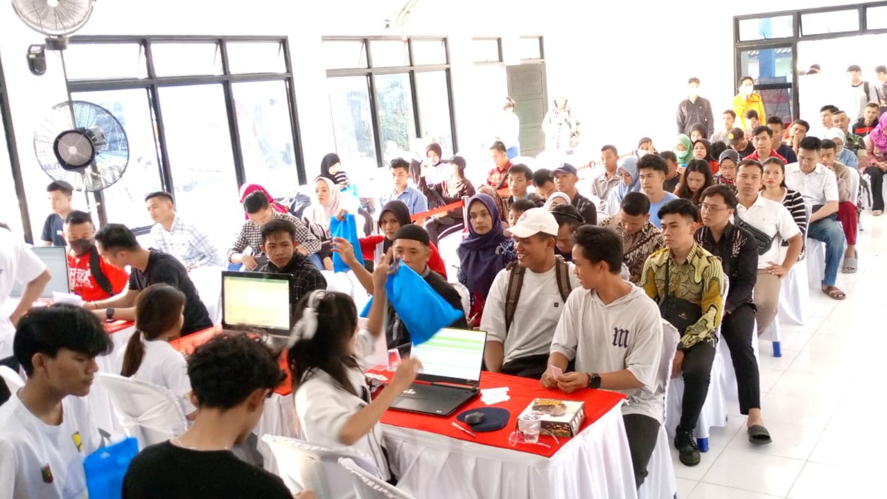 Ribuan Muda-Mudi Lampung Lari Bersama di Pemuda Run 2024