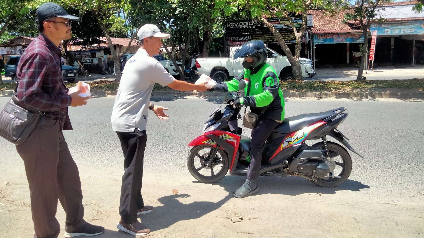 JMSI Lampung dan Pesawaran Bersatu, Bagikan Nasi Kotak untuk Masyarakat