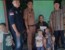 Peratin Pekon Pagar Dalam Salurkan BLT-DD Tahap 1 TA 2024