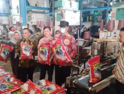 Pj Bupati Banyuasin Pastikan Ketersediaan Beras Aman, Tinjau Langsung Gudang PT Buyung Putra Pangan