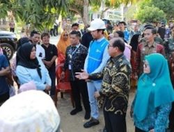 Pj Gubernur Pantau Kebutuhan Pokok di Pasar Kawasan Transmigrasi