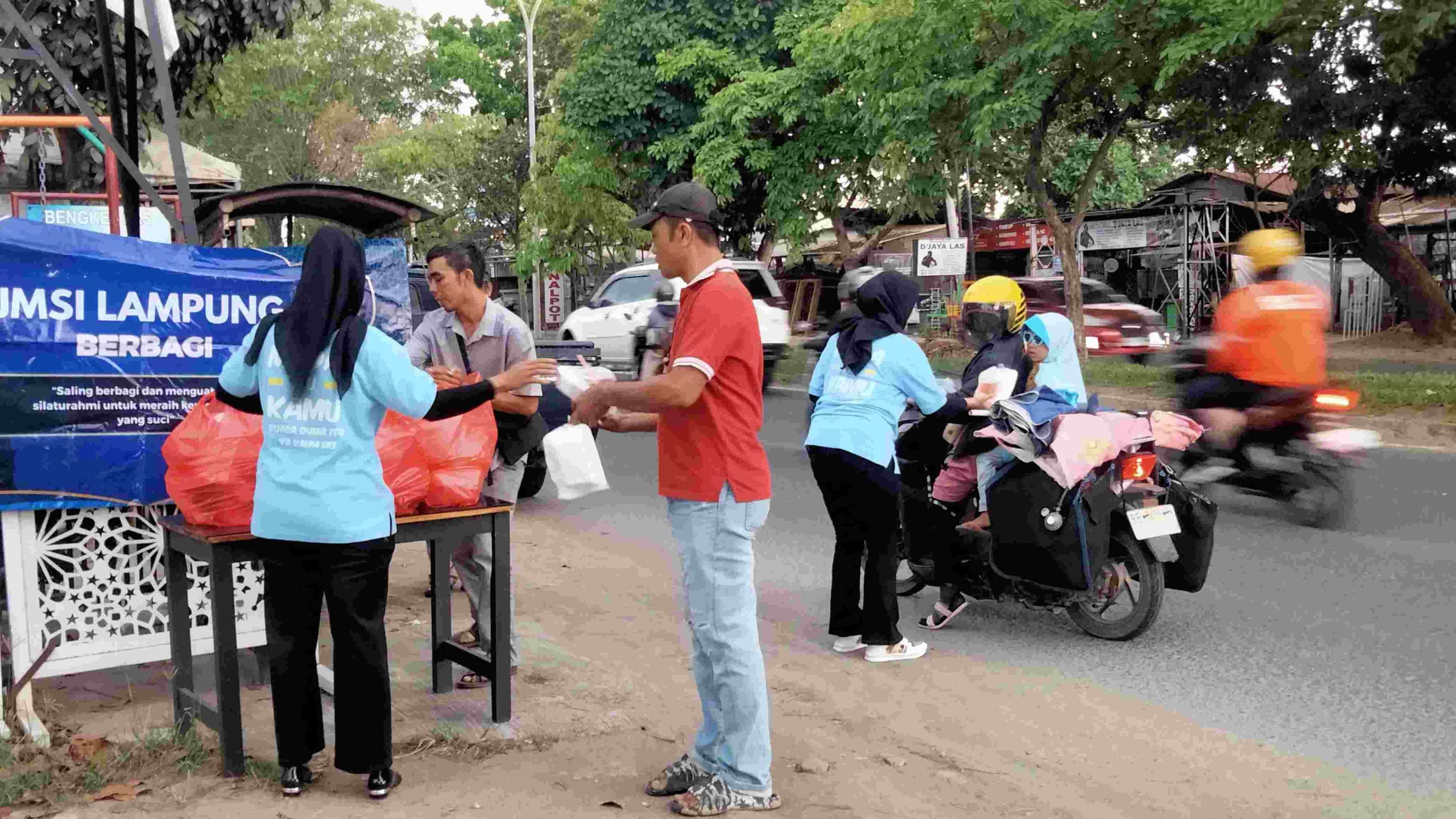 JMSI Lampung Kembali Tebar Senyum dengan Nasi Kotak