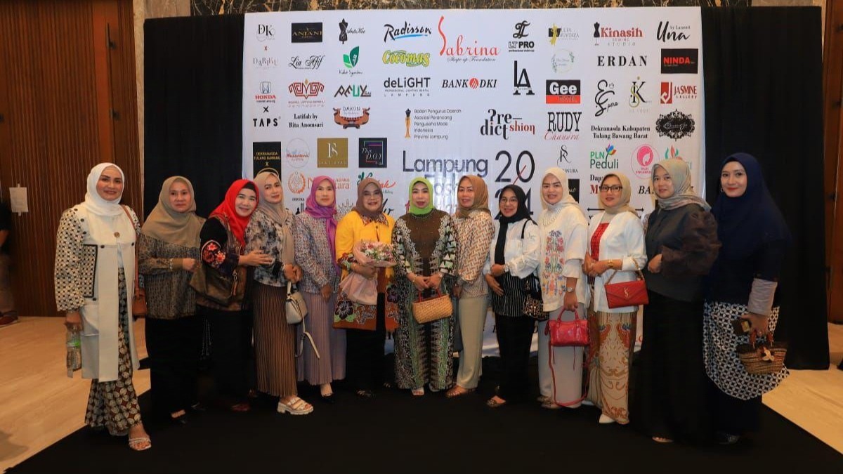 Batik Siha Ali Bersinar di Lampung Fashion Tendance 2024