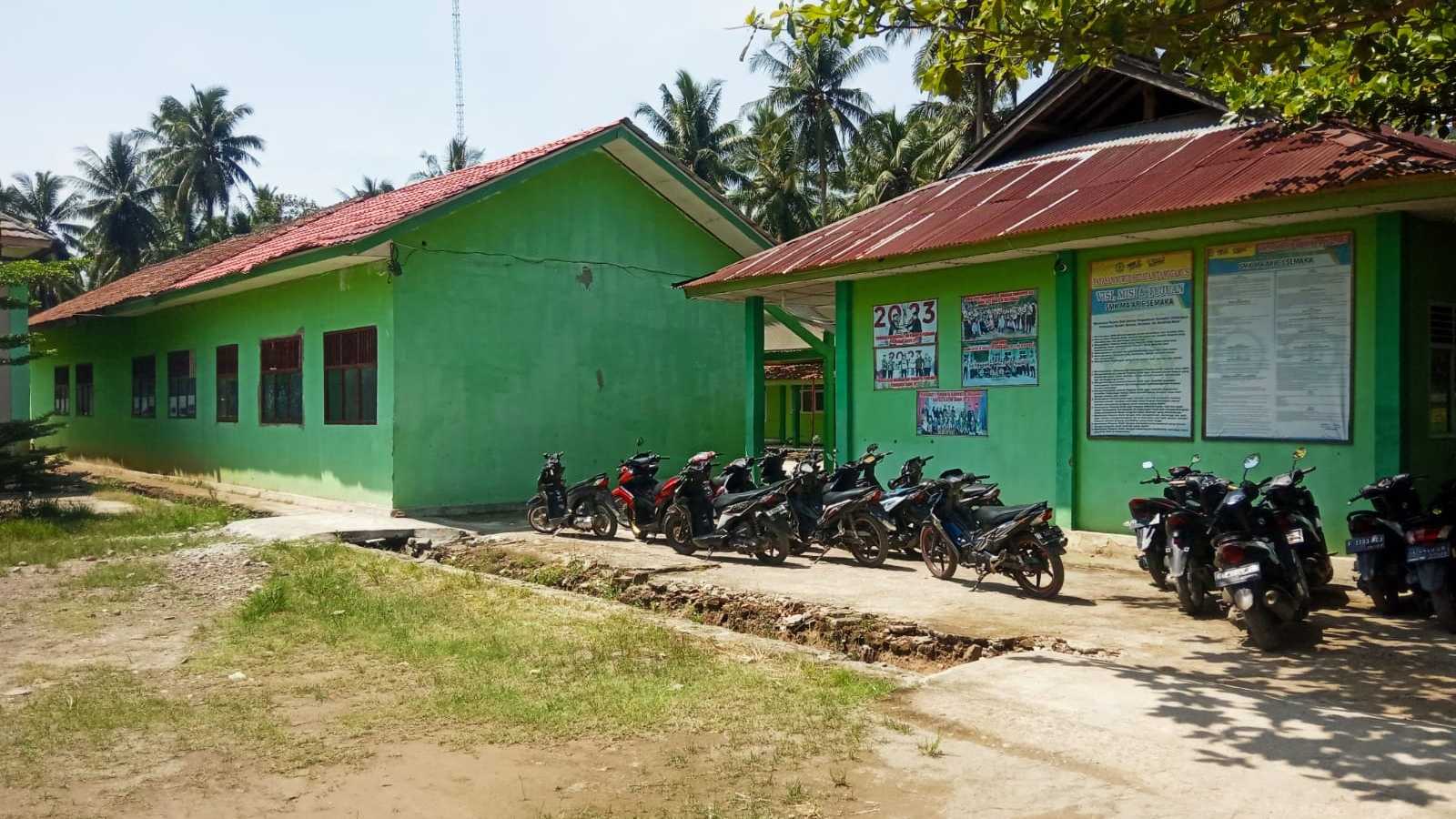 Wali Murid Keluhkan Nepotisme di SMK Maarif 1 Tanggamus, Ijazah Siswa Tertahan