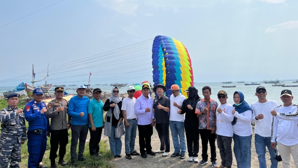 Suaidi Apresiasi Festival Layang-layang Pantai Laut, Dorong Pariwisata Tanggamus