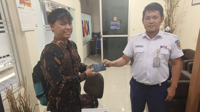KAI Divre IV Tanjungkarang Amankan Ratusan Juta Rupiah Barang Penumpang yang Tertinggal