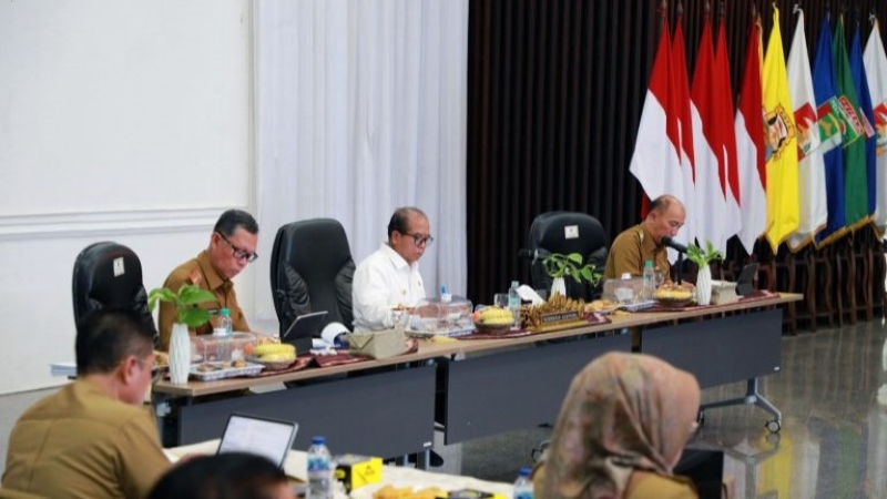Pj Gubernur Samsudin Pimpin Rapat Persiapan Asistensi Evaluasi Kinerja Penjabat Gubernur Semester Pertama, Rencananya akan Disampaikan ke Kemendagri 19 September 2024 Mendatang