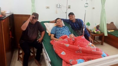 Pimpinan Media Bongkarpost Dirawat di RS, Awak Media dan Kapolresta Berikan Dukungan