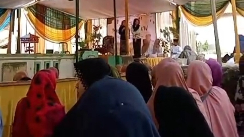 Istri Calon Bupati Pesawaran Diduga Kampanye di Masjid, Warga Kecewa