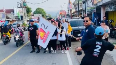 Jalan Sehat dan Senam Kreasi, Strategi Baru Kampanye Paslon 02 Sefti-Ade di Pesisir Barat