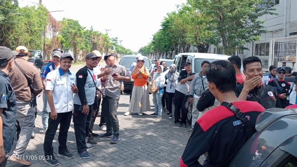 Ribuan Buruh Jawa Timur Demo Tuntut Kenaikan Upah