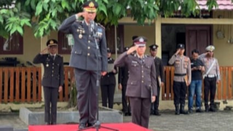 Polres Pesisir Barat Gelar Upacara Peringati Hari Pahlawan