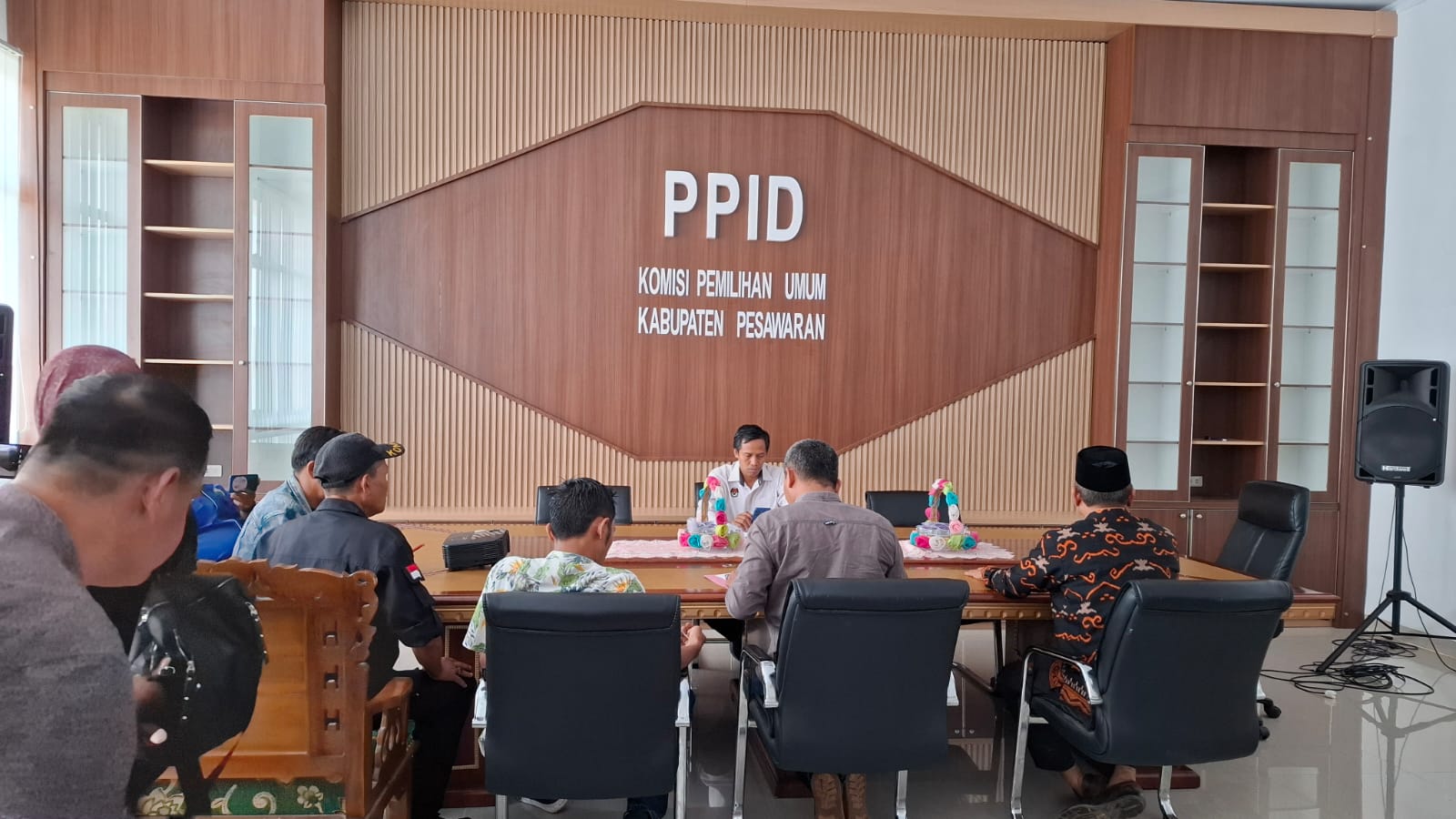Puluhan LSM dan Ormas Desak KPU Pesawaran Jelaskan Keabsahan Dokumen Calon Bupati