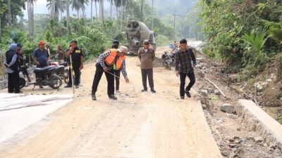 Pemprov Lampung Perbaiki Jalan Menuju Teluk Kiluan