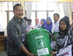 PLN Dukung Sekolah Adiwiyata Lampung Barat, Dorong Budaya Peduli Lingkungan