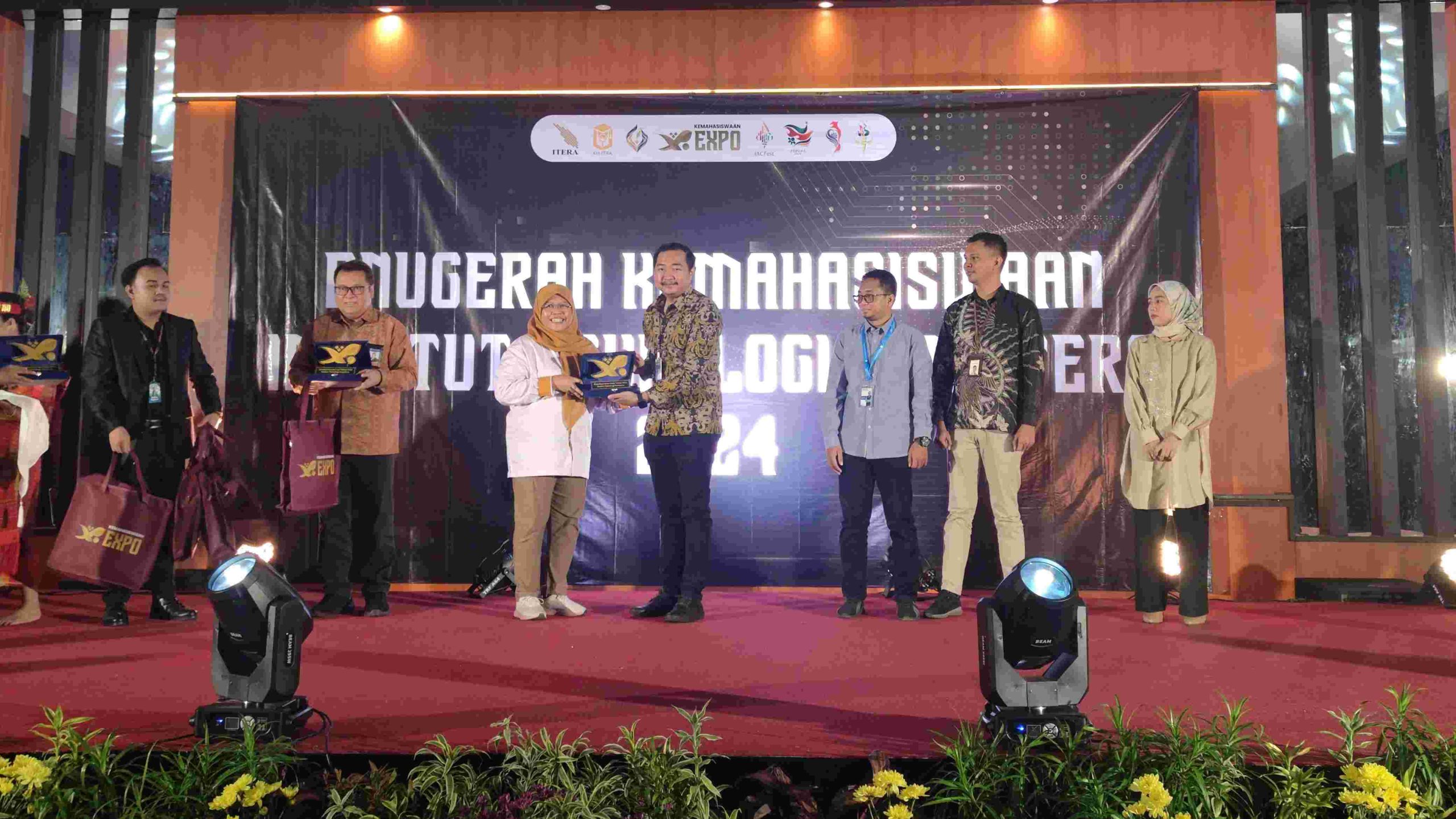 PLN Nusantara Power UP Bandar Lampung Raih Penghargaan atas Dedikasi pada Pendidikan di ITERA