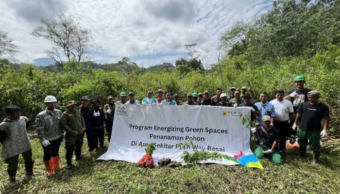 PLN Nusantara Power UP Bandar Lampung Rayakan Hari Menanam Pohon dengan Aksi Nyata