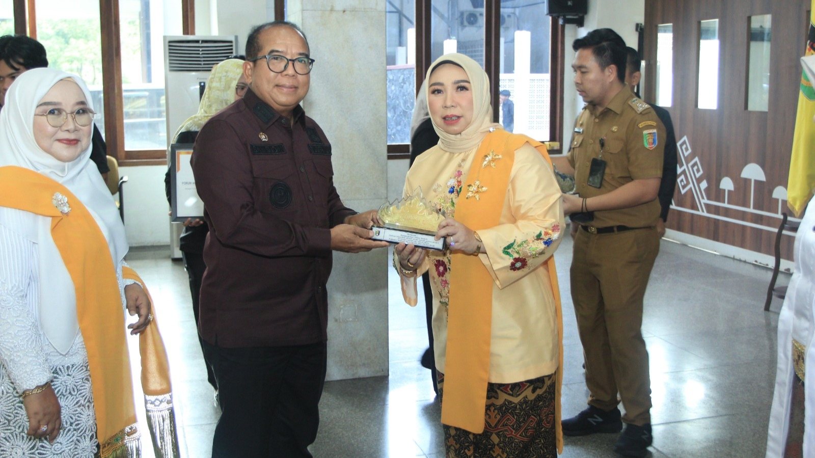 Tubaba Borong Penghargaan di Hari Ibu, Bukti Komitmen Pemberdayaan Perempuan dan Anak