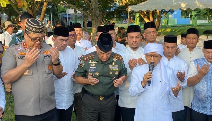 Forkopimda Aceh Ziarah ke Kuburan Massal Ulee Lheue, Kenang 20 Tahun Tsunami