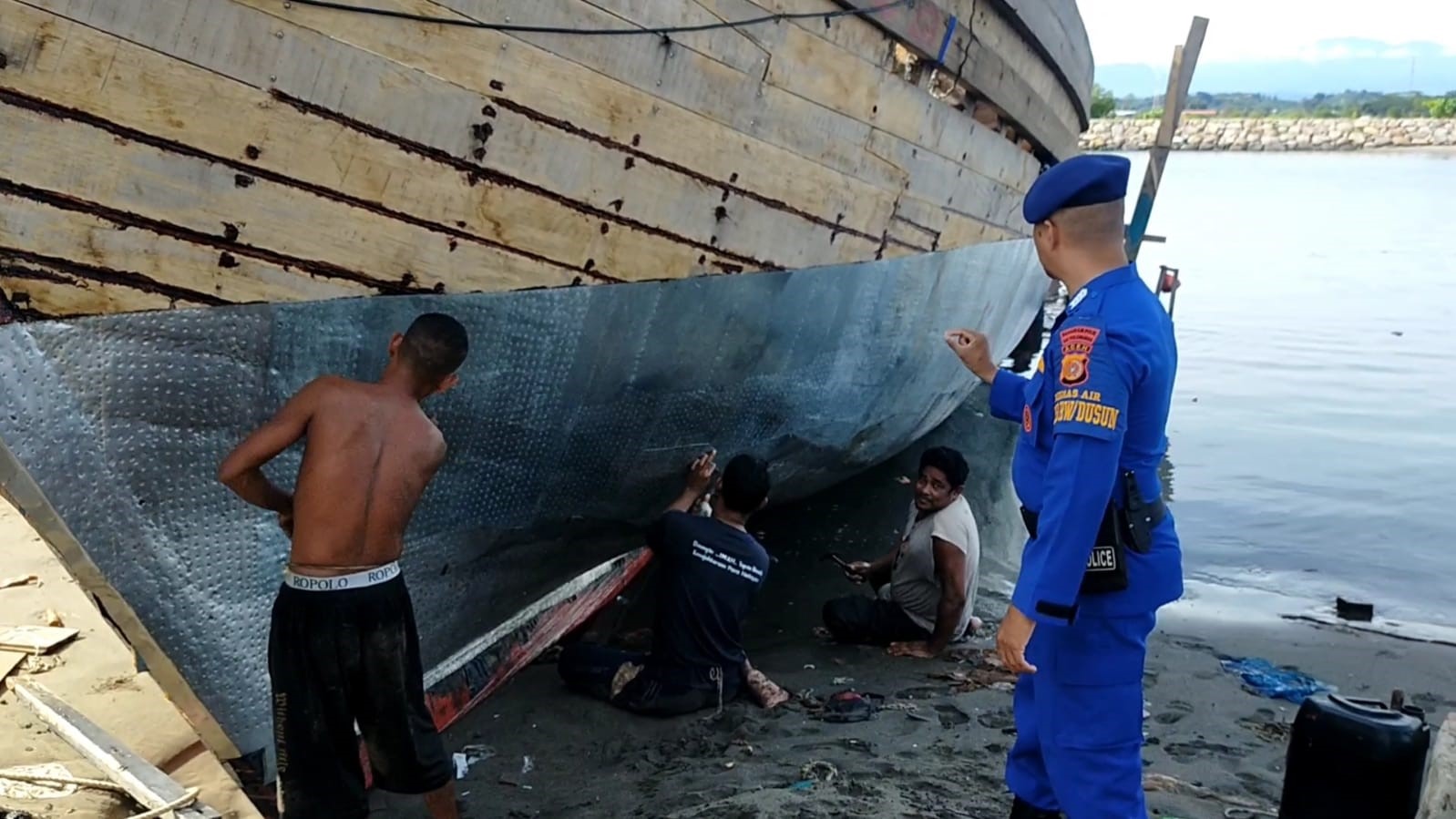 Satpolairud Lhokseumawe Patroli di Pusong Lama, Jaga Kamtibmas dan Kebersihan