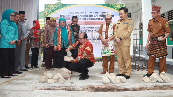 Pj Gubernur Samsudin Resmikan Pembangunan Masjid Baiturrasyid Pringsewu