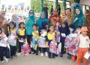 Disambut Meriah, Pj Gubernur Samsudin Bermain Bersama Anak-Anak PAUD Pringsewu