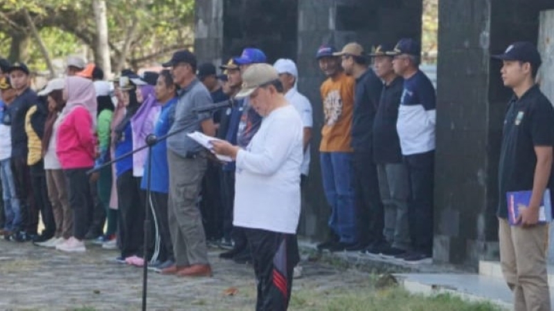 Wakil Bupati Pimpin Langsung Aksi Nyata Peringati HKSN di Pesisir Barat