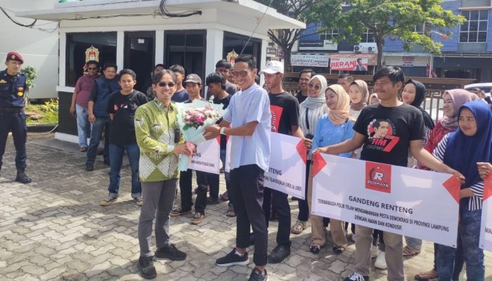 Sekuntum Bunga Simbol Terima Kasih Posraya Lampung untuk Penyelenggara Pilkada