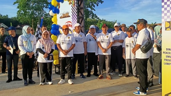 Pj Gubernur Lampung Ajak Masyarakat Jaga Jalan, Dorong Pertumbuhan Ekonomi