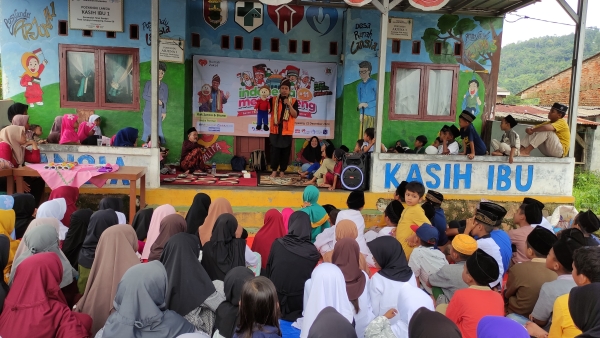 Rumah Zakat Sukses Hibur Ratusan Santri dengan Dongeng Islami di Pesawaran