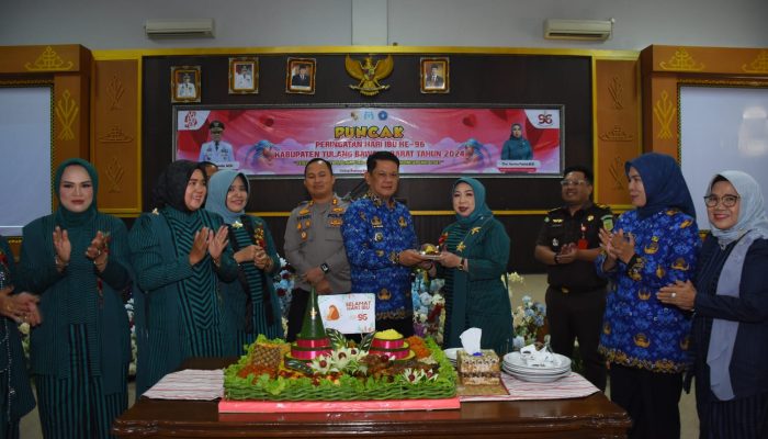Pj Bupati Tubaba Ajak Perempuan Bersatu Menuju Indonesia Emas 2045