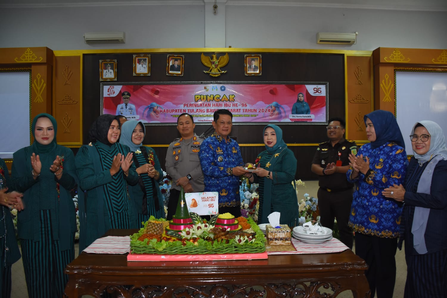 Pj Bupati Tubaba Ajak Perempuan Bersatu Menuju Indonesia Emas 2045