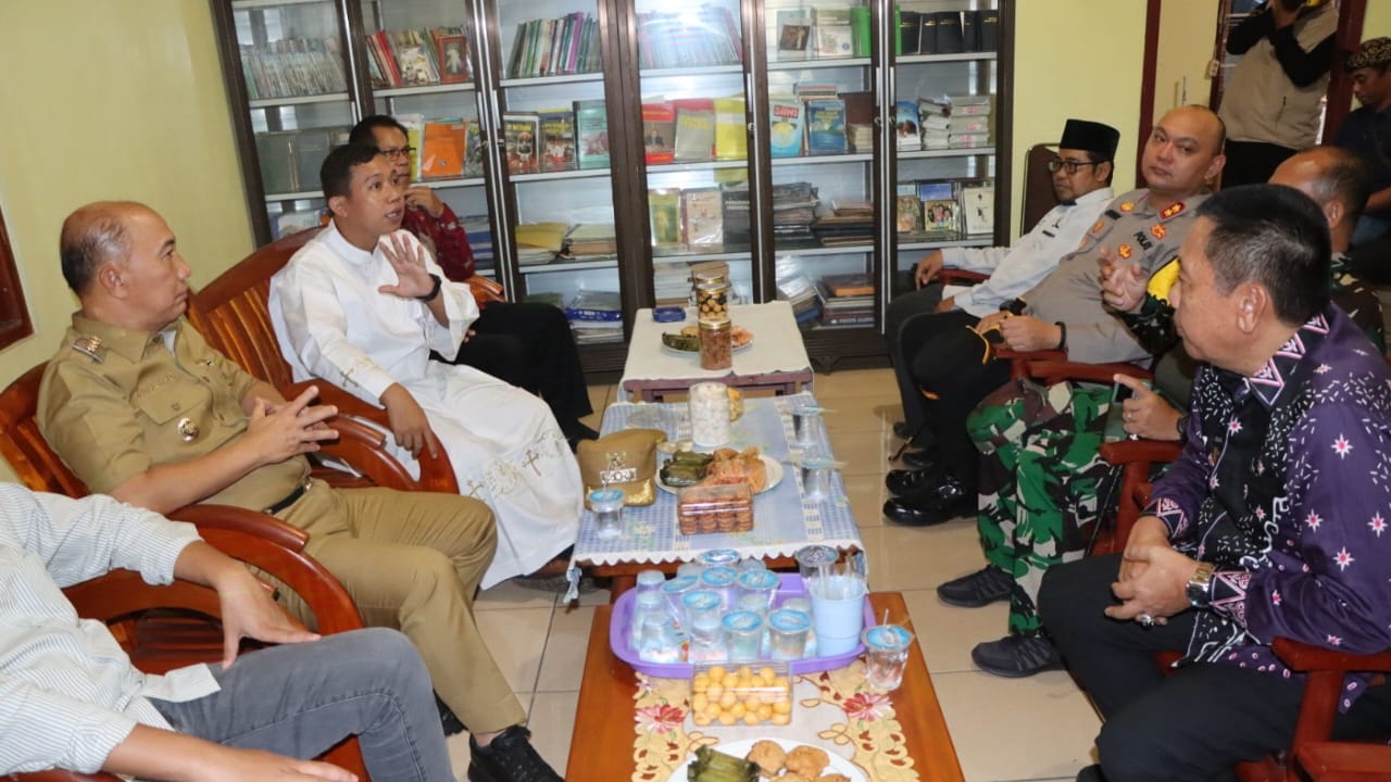 Forkopimda Tanggamus Ramaikan Perayaan Natal, Jamin Keamanan dan Ketertiban