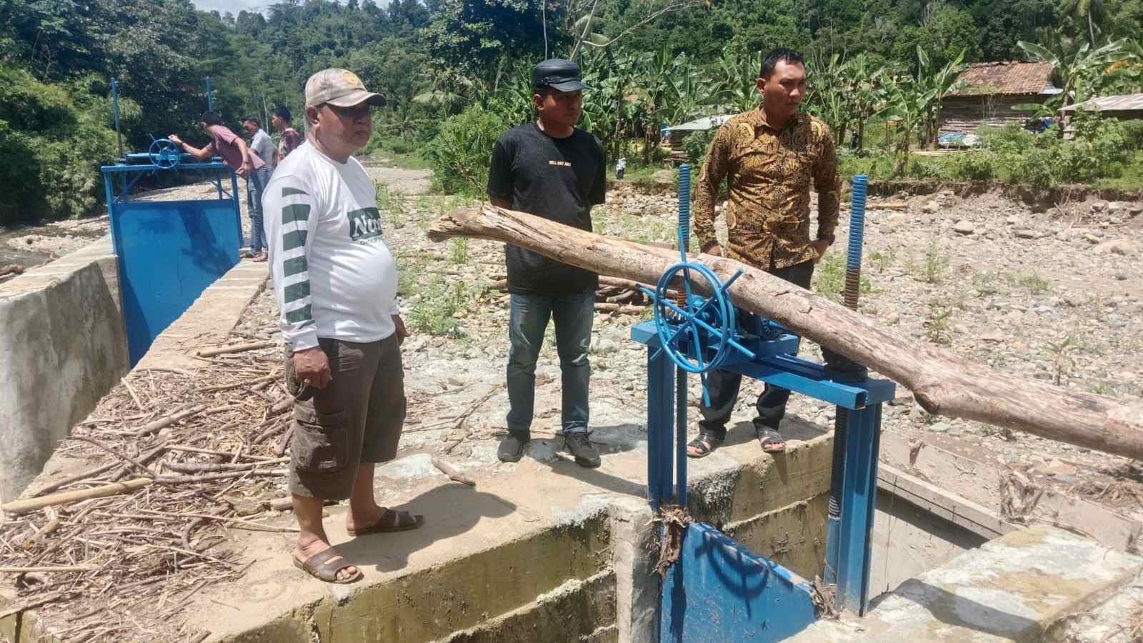 Banjir Rusak Pintu Air Way Pihabung, Kakon Sukabanjar Gerak Cepat