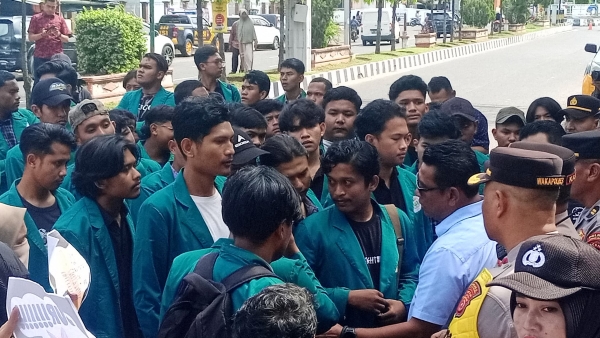 Mahasiswa IAIN Lhokseumawe Demo Tolak Kenaikan PPN 12 Persen