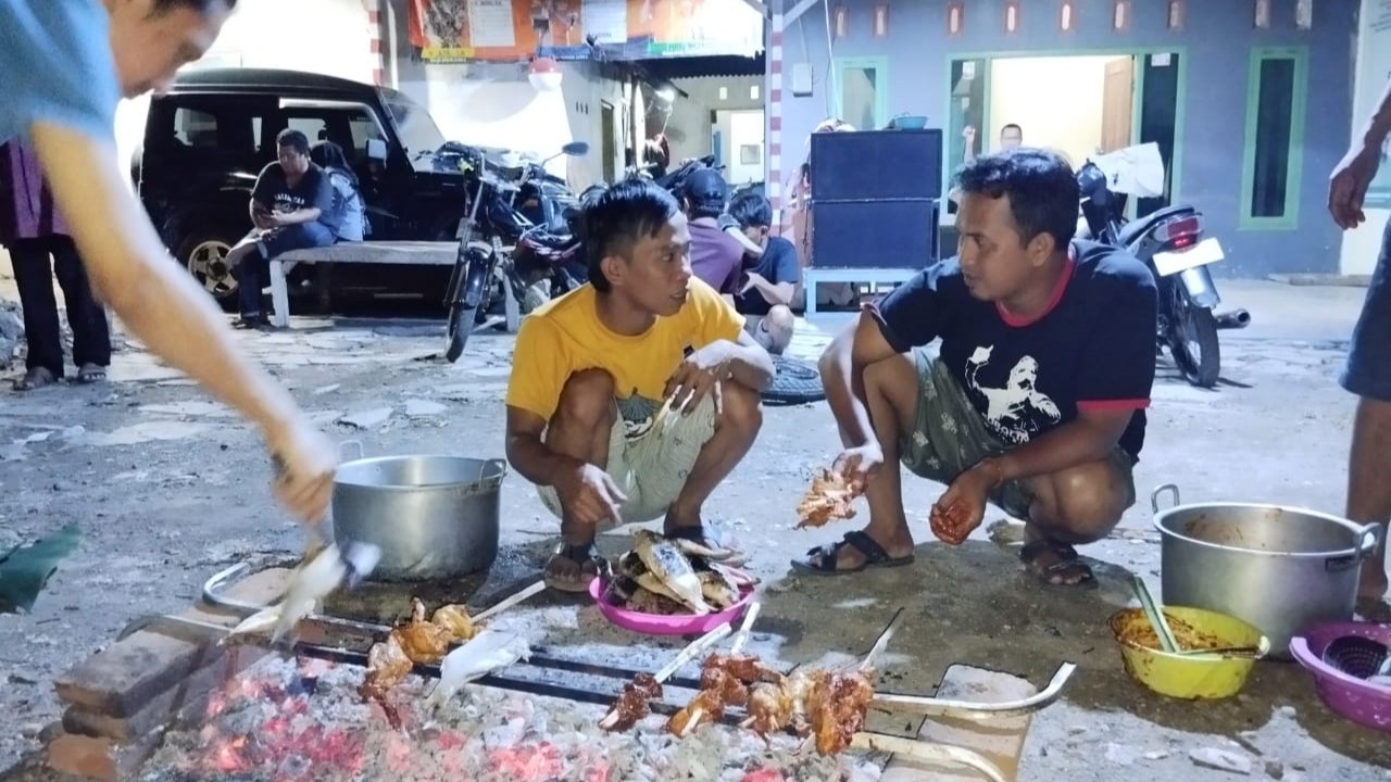Alex Putra Wicaksana Sambut Tahun Baru dengan Sederhana Bersama Masyarakat