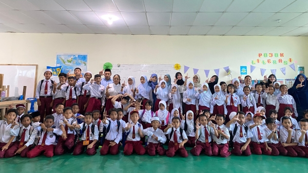 Mahasiswa FKIP Unila Sukses Gelar Proyek Kemanusiaan di Malaysia