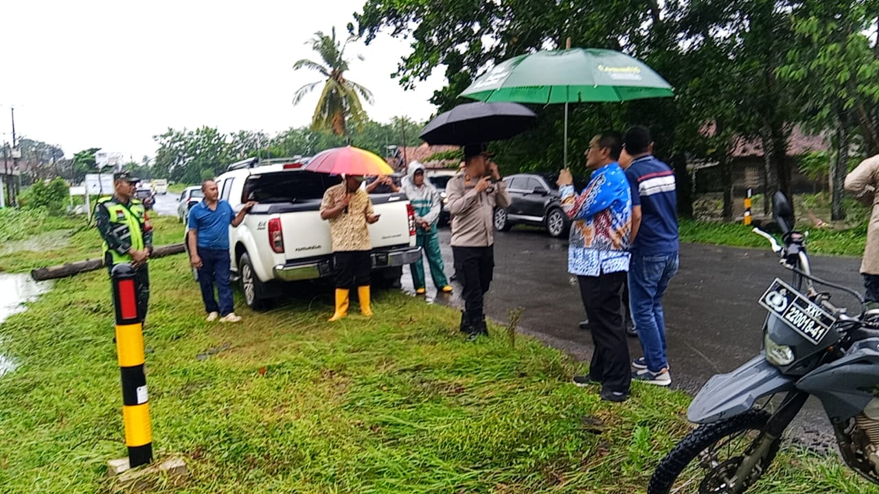 Banjir Rendam Tulang Bawang Barat, Kadis PUPR Tinjau Langsung