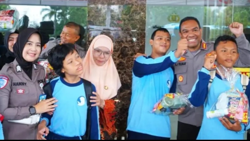 Kadisdikbud dan Kapolresta Bandar Lampung Ajak Siswa SDB Belajar Seru di Mapolres