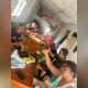FKWKP Pringsewu Solidkan Ukhuwah dengan Makan Bersama dan Bagi Sembako
