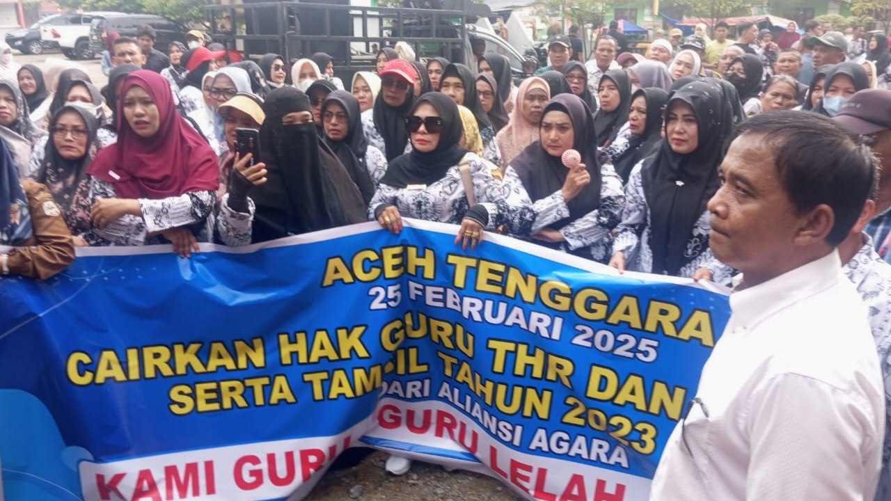 Ratusan Guru di Aceh Tenggara Geruduk Gedung DPRK Tuntut Pembayaran Tamsil dan TPG