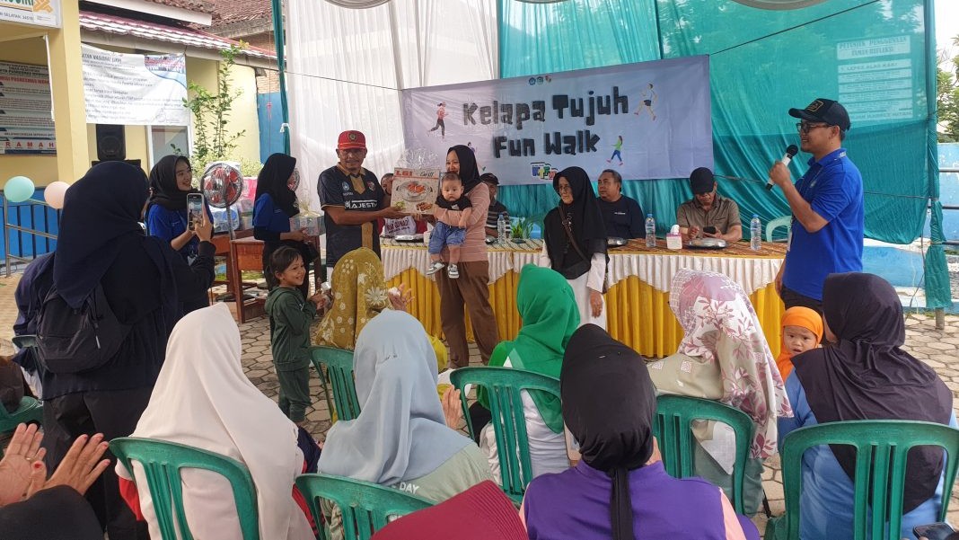 Mahasiswa KKN Unila Gelar Fun Walk Sosial Edukatif