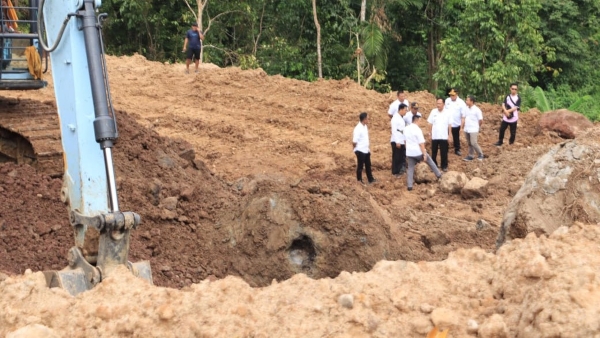Bupati Agus Istiqlal Tinjau Langsung Persiapan Pembangunan RS Tipe C di Way Batu