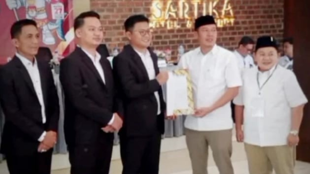 Dedi Irawan-Irawan Topani Resmi Ditetapkan sebagai Bupati dan Wakil Bupati Pesisir Barat 2024-2029
