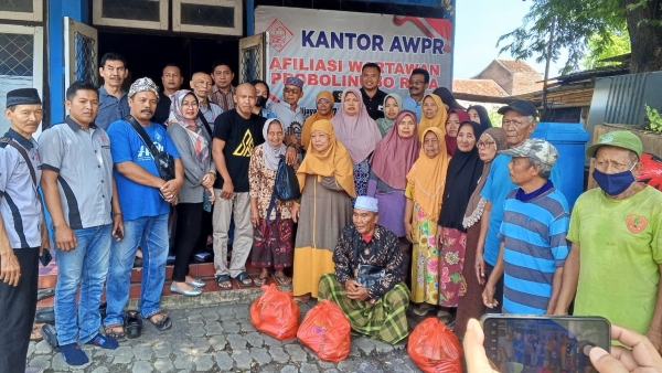 AWPR Probolinggo Rayakan HPN dengan Bakti Sosial