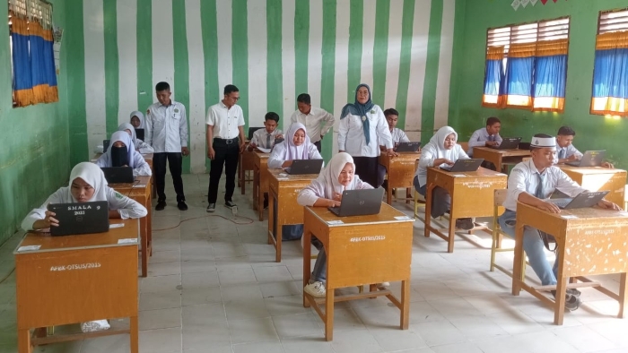 elaksanaan Ujian Akhir Tahun (Ujian Madrasah) untuk siswa kelas XII MAN dan MA Aceh Tenggara